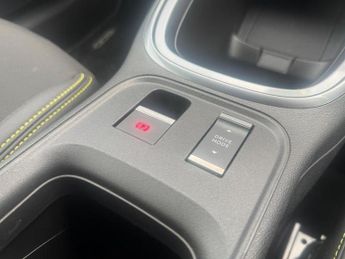 Abarth 600e 54kWh SUV 5dr Electric Auto (240 ps)