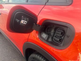 Abarth 600e 54kWh SUV 5dr Electric Auto (240 ps)