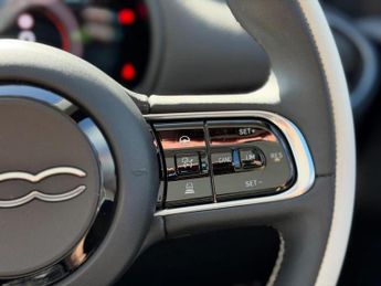 Fiat 500e 42kWh La Prima Hatchback 3dr Electric Auto (118 ps)