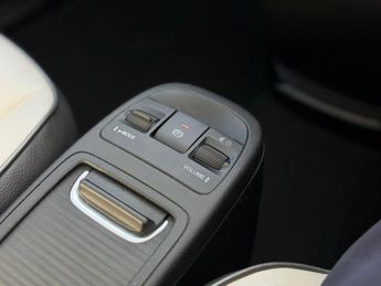 Fiat 500e 42kWh La Prima Hatchback 3dr Electric Auto (118 ps)