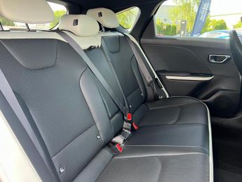 Kia K4 1.0 T-GDi DCT MHEV GT-LINE S