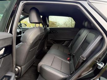 MG MG4 64kWh Trophy Long Range Auto 5dr