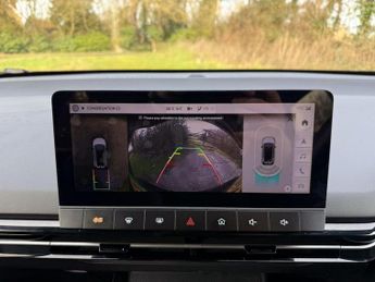 MG MG4 64kWh Trophy Long Range Auto 5dr