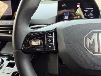 MG MG4 64kWh Trophy Long Range Auto 5dr