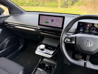 MG MG4 64kWh Trophy Long Range Auto 5dr