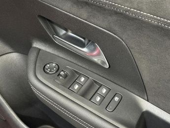 Vauxhall MOKKA 100kW Ultimate 50kWh 5dr Auto