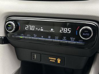 Toyota Yaris Excel Hev Cvt