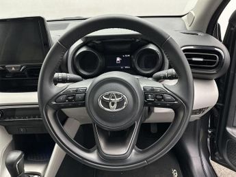 Toyota Yaris Excel Hev Cvt