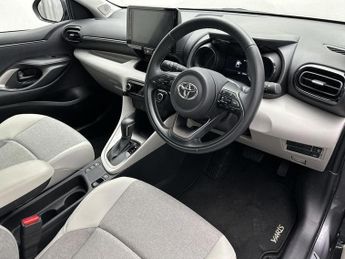 Toyota Yaris Excel Hev Cvt
