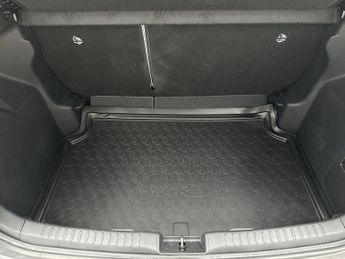 Toyota Yaris Excel Hev Cvt