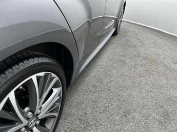 Toyota Yaris Excel Hev Cvt
