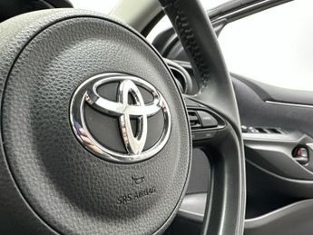 Toyota Yaris Excel Hev Cvt