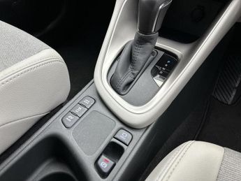 Toyota Yaris Excel Hev Cvt