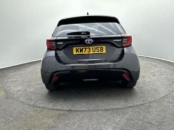 Toyota Yaris Excel Hev Cvt