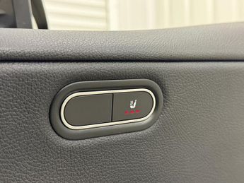 Mercedes-Benz A Class 1.3 A180 SE (Executive) Hatchback 5dr Petrol 7G-DCT | Full Servi