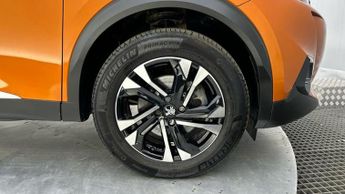Peugeot E-2008 50kWh Allure Premium SUV 5dr Electric Auto (136 ps)