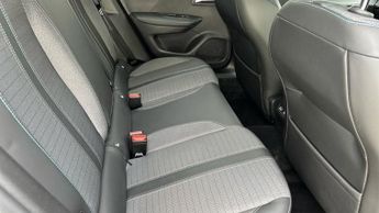 Peugeot E-2008 50kWh Allure Premium SUV 5dr Electric Auto (136 ps)