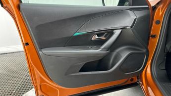 Peugeot E-2008 50kWh Allure Premium SUV 5dr Electric Auto (136 ps)