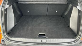 Peugeot E-2008 50kWh Allure Premium SUV 5dr Electric Auto (136 ps)