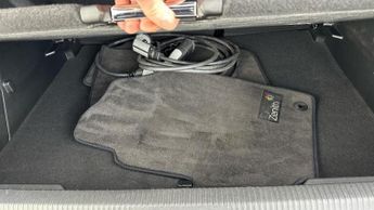 Peugeot E-2008 50kWh Allure Premium SUV 5dr Electric Auto (136 ps)