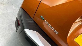 Peugeot E-2008 50kWh Allure Premium SUV 5dr Electric Auto (136 ps)