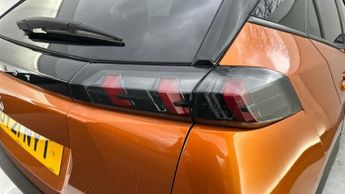 Peugeot E-2008 50kWh Allure Premium SUV 5dr Electric Auto (136 ps)