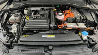 Volkswagen Golf 1.4 TSI 13kWh Style Hatchback 5dr Petrol Plug-in Hybrid DSG Euro