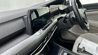 Volkswagen Golf 1.4 TSI 13kWh Style Hatchback 5dr Petrol Plug-in Hybrid DSG Euro