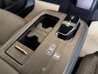 Nissan ARIYA 63kWh Advance SUV 5dr Electric Auto 22kW Charger