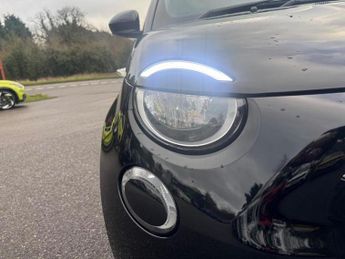 Fiat 500e 42kWh Icon Auto 3dr