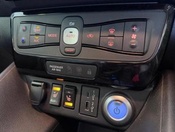 Nissan Leaf 40kWh Tekna Hatchback 5dr Electric Auto