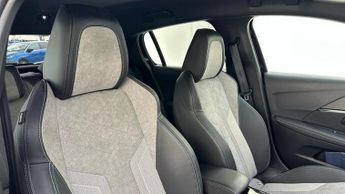 Peugeot E-208 50kWh GT Premium Hatchback 5dr Electric Auto (136 ps)