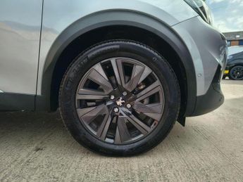 Peugeot E-2008 50kWh GT SUV 5dr Electric Auto (136 ps)
