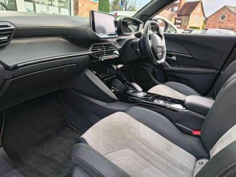 Peugeot E-2008 50kWh GT SUV 5dr Electric Auto (136 ps)