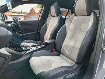 Peugeot E-2008 50kWh GT SUV 5dr Electric Auto (136 ps)