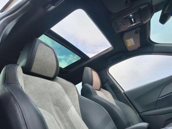 Peugeot E-2008 50kWh GT SUV 5dr Electric Auto (136 ps)