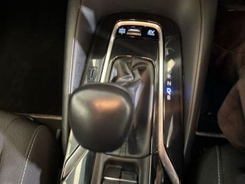 Toyota COROLLA 1.8 VVT-i Hybrid Icon Tech 5dr CVT