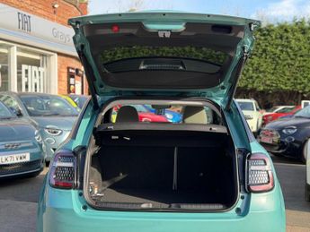 Fiat 600e 54kWh La Prima SUV 5dr Electric Auto (156 ps)