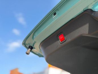 Fiat 600e 54kWh La Prima SUV 5dr Electric Auto (156 ps)