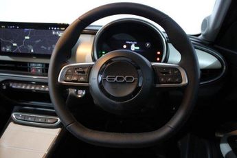 Fiat 600e 54kWh La Prima SUV 5dr Electric Auto (156 ps)