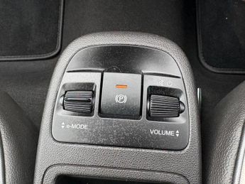 Fiat 500e 42kWh La Prima Hatchback 3dr Electric Auto (118 ps)