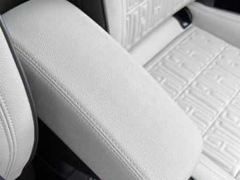 Fiat 500e 42kWh La Prima Hatchback 3dr Electric Auto (118 ps)