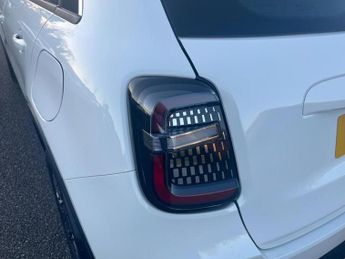 Fiat 600 1.2 MHEV e-DCT Euro 6 (s/s) 5dr