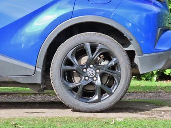 Toyota C-HR 1.8 VVT-h Dynamic SUV 5dr Petrol Hybrid CVT Euro 6 (s/s) (122 ps