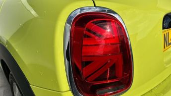 MINI Hatch 1.5 Cooper Classic Hatchback 5dr Petrol Steptronic Euro 6 (s/s) 