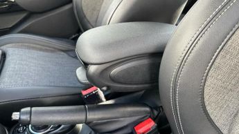 MINI Hatch 1.5 Cooper Classic Hatchback 5dr Petrol Steptronic Euro 6 (s/s) 