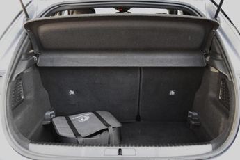 Vauxhall Mokka Electric 50kWh SRi Premium SUV 5dr Electric Auto (136 ps)