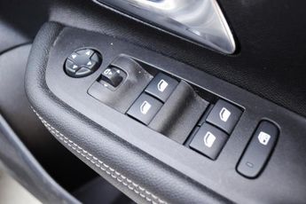 Vauxhall Mokka Electric 50kWh SRi Premium SUV 5dr Electric Auto (136 ps)