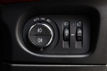 Vauxhall Mokka Electric 50kWh SRi Premium SUV 5dr Electric Auto (136 ps)