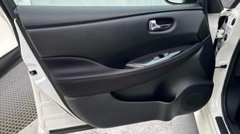 Nissan Leaf 39kWh N-Connecta Hatchback 5dr Electric Auto (150 ps)
